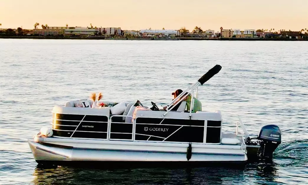 Up to 35% Off on Powerboat Rental at SD Boat Rentals - Primary Image