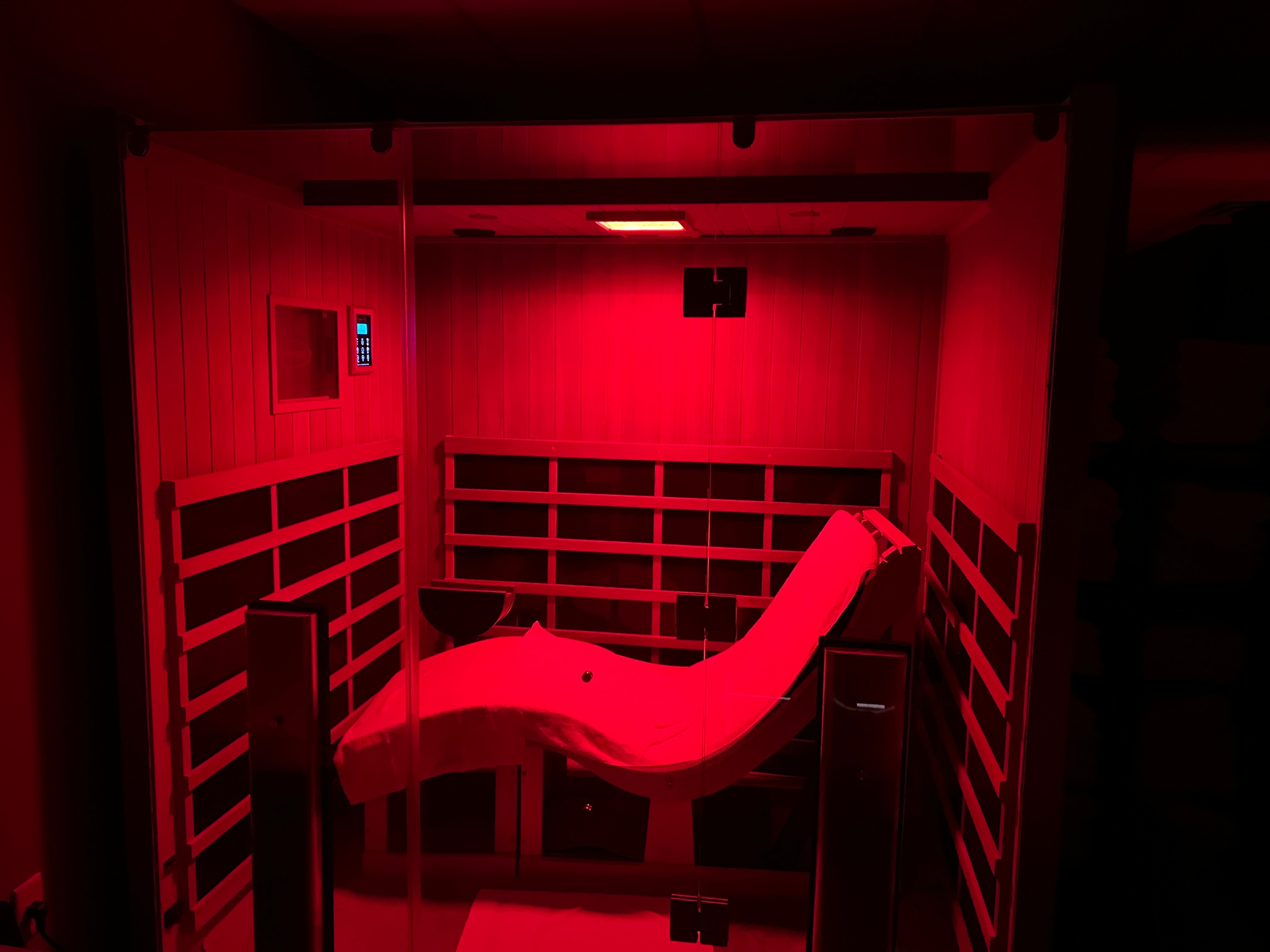 Enjoy a 20 or 40 Minute Infrared Sauna Session