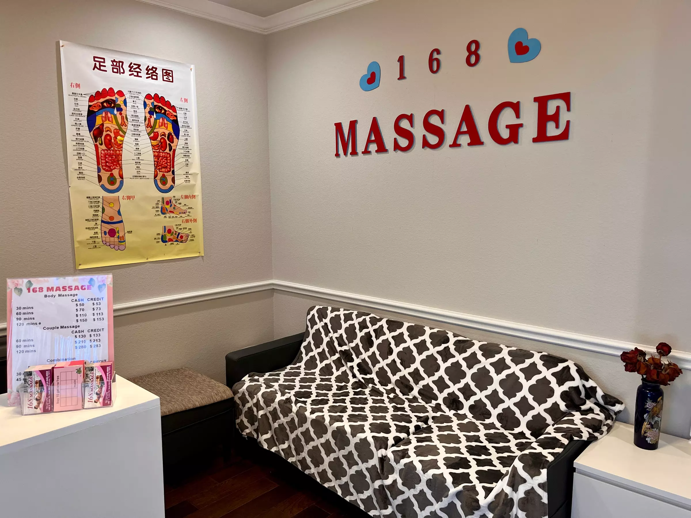 Enjoy 60 Minute Couples Massage for Two at 168 Massage