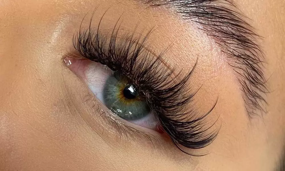 Experience Eyelash Design's Classic or Volume Mink Extensions with up to 48% off for a stunning look. - Primary Image