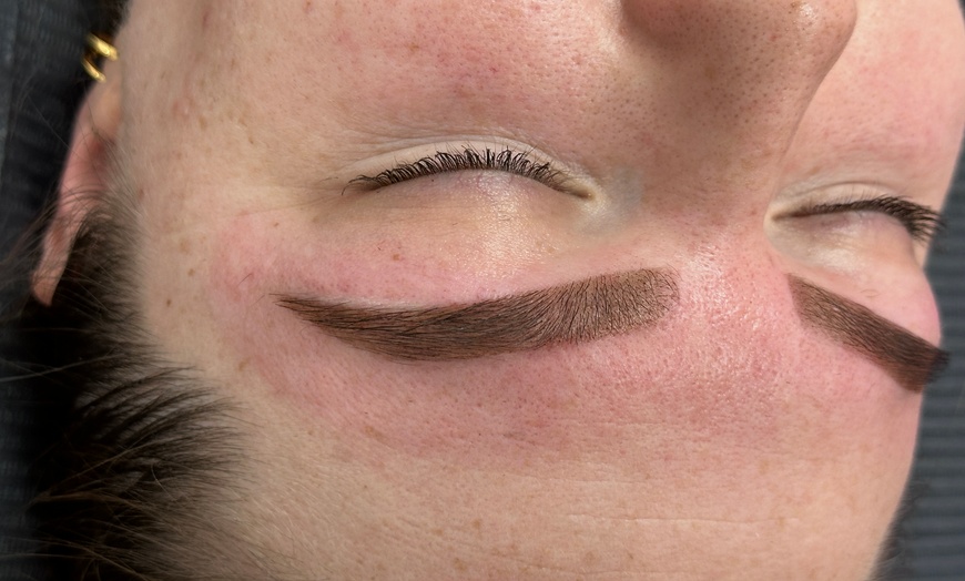 Image 3: Up to 64% Off on Eyebrow Tinting at Leslie’s Beauty Bar