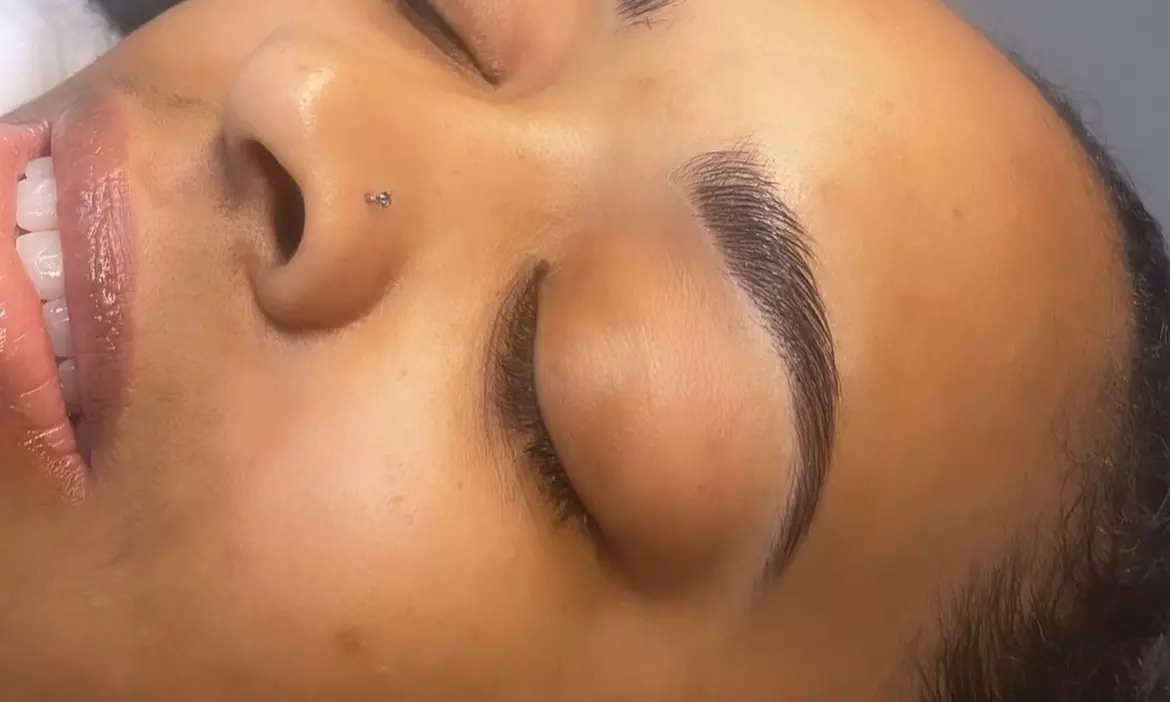 Get the Perfect Brow Shape With Two Eyebrow Lamination & Tints