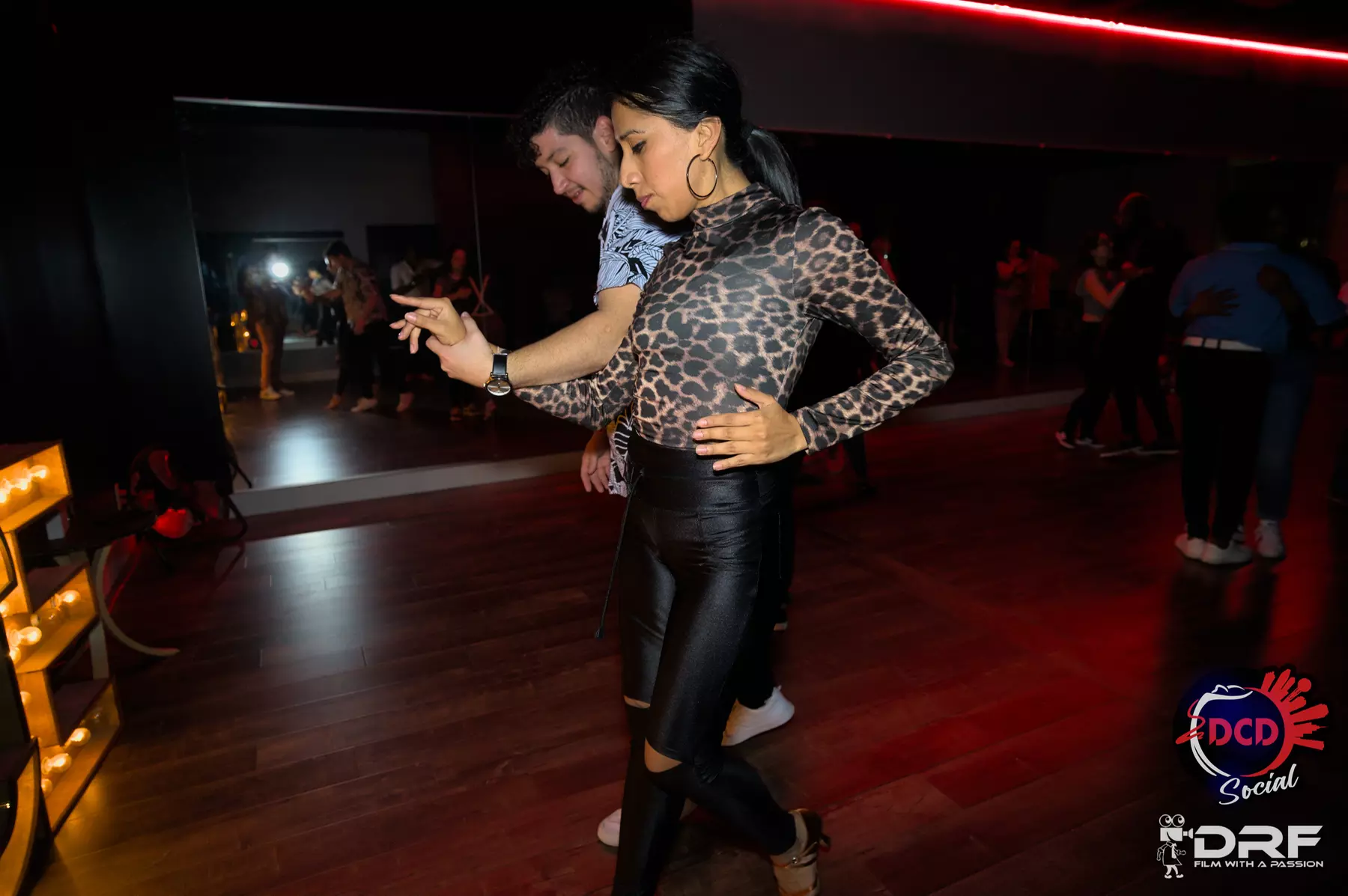 Group Dance Classes for Beginners and Enthusiasts