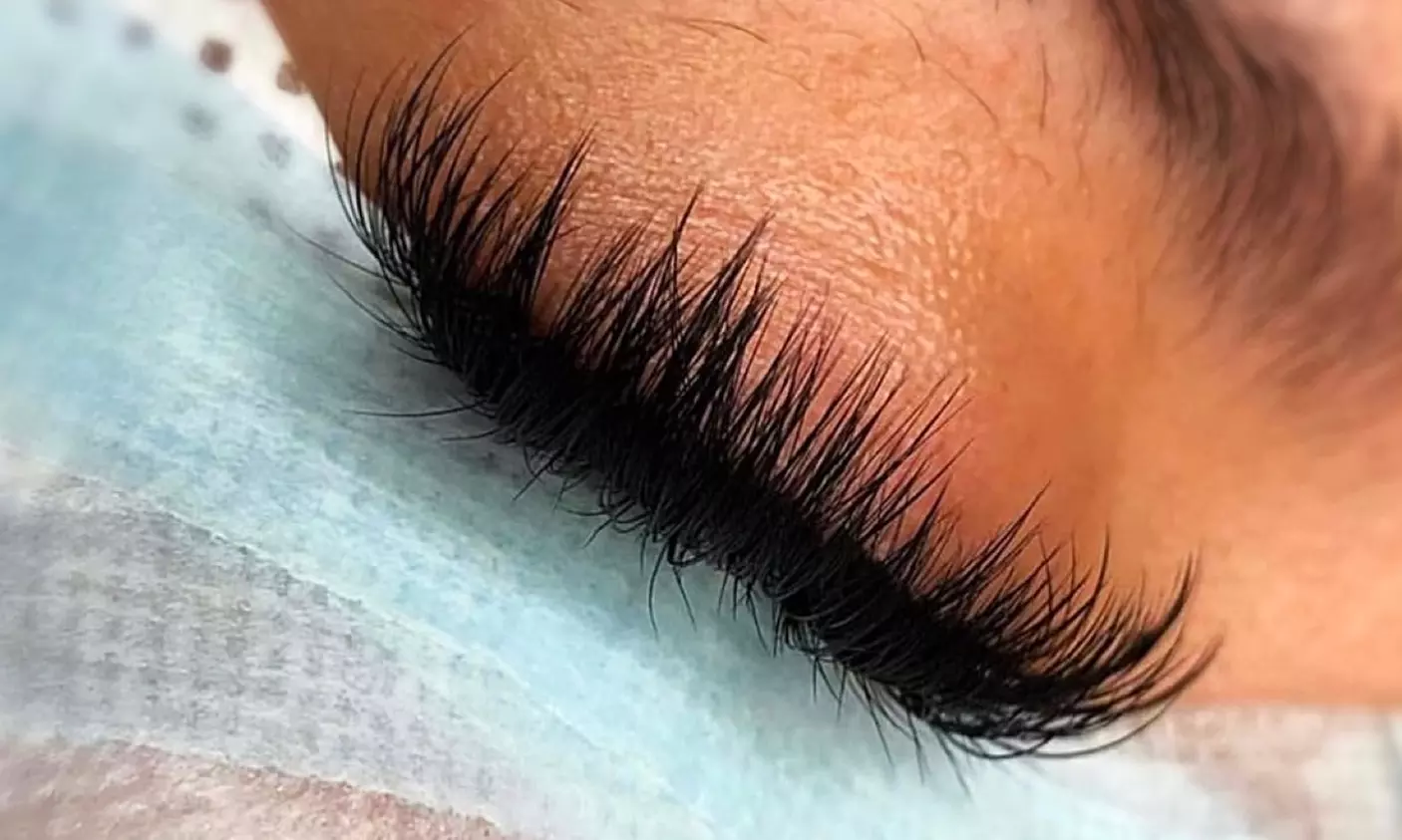 Up to 43% Off on Eyelash Extensions at Moni Minks - Second Medium