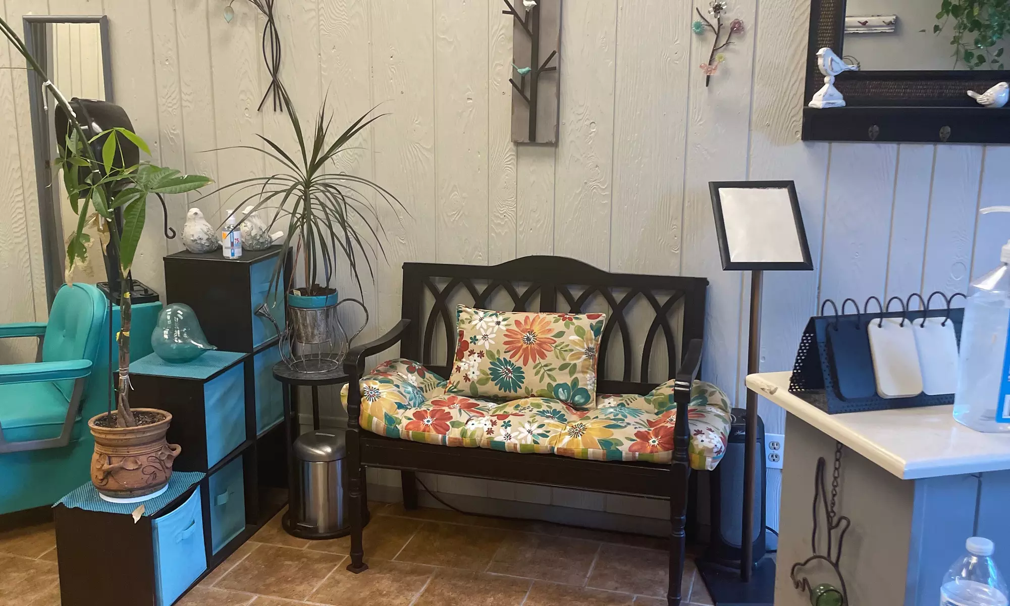 Up to 25% Off on Shampoo, Haircut, & Style at Robins Nest - Second Medium