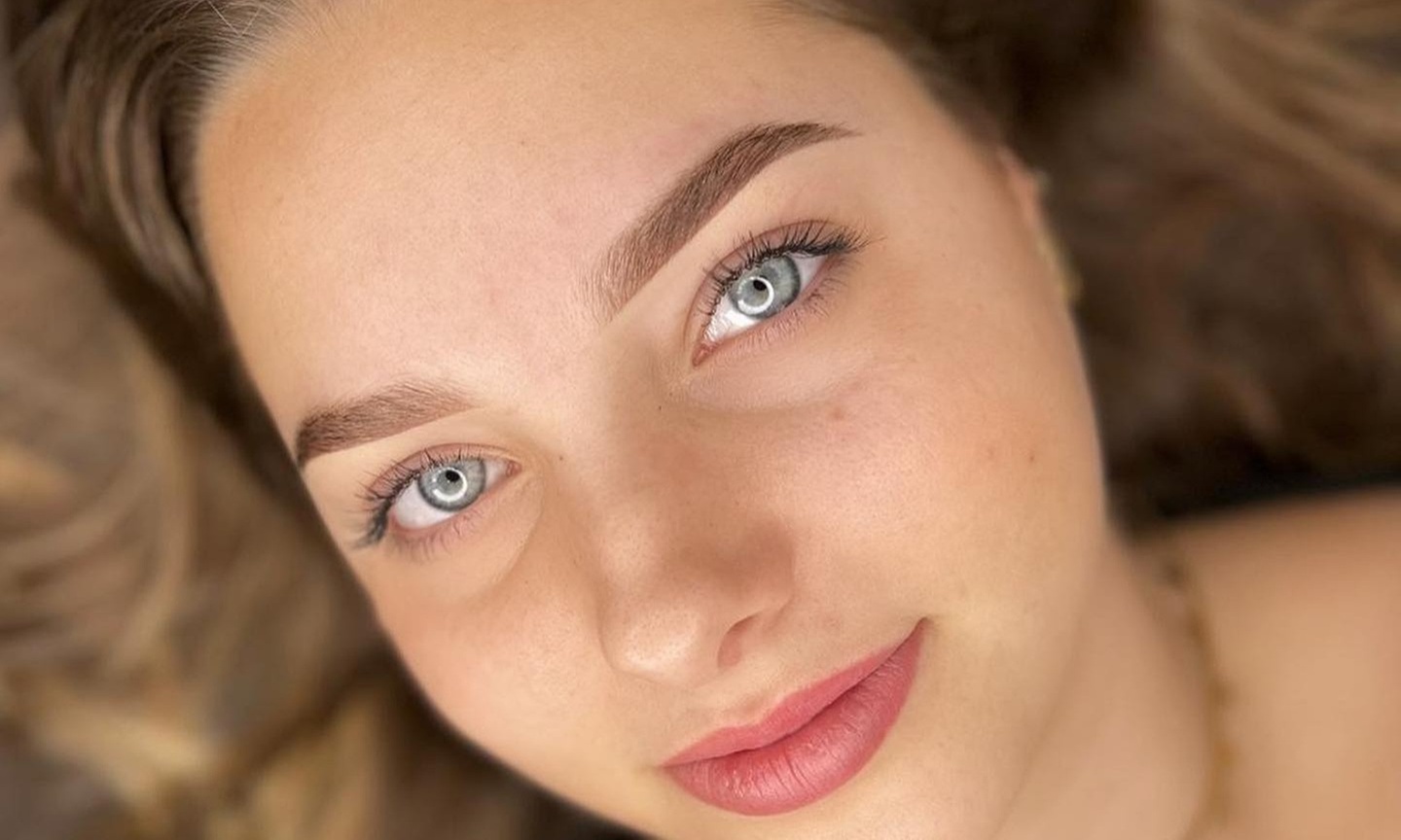 Enhance w/ One Eyebrow Shaping, Eyebrow Lamination, or Tinting Session