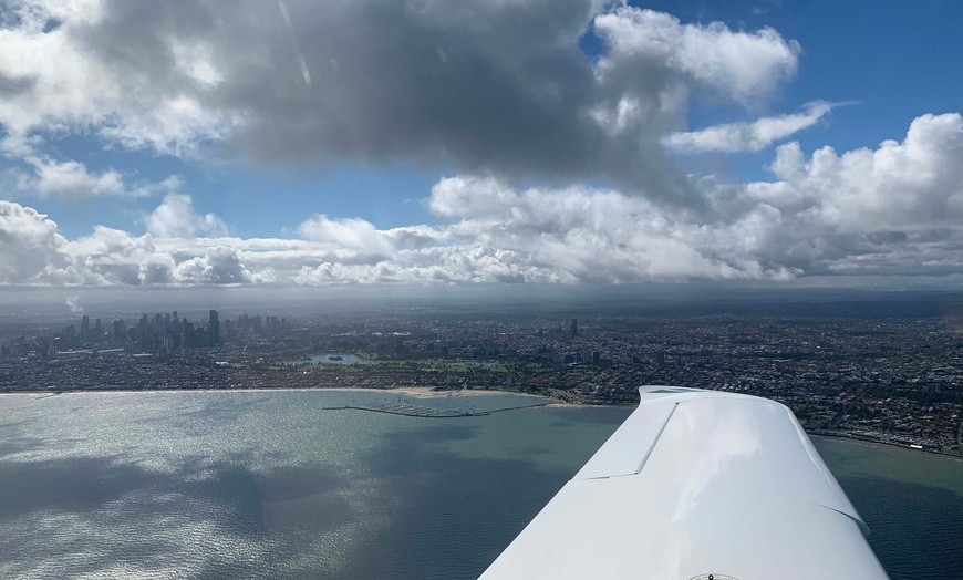 Image 1: 30-Min Scenic Flight + Champagne