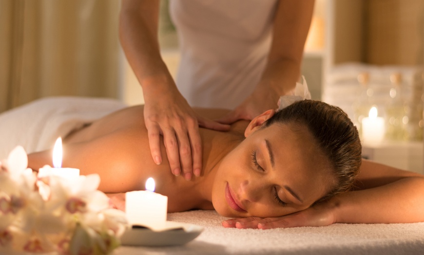 Image 2: Jusqu'à 42% de remise sur Massage - Personnalisé chez Beauty Luxe