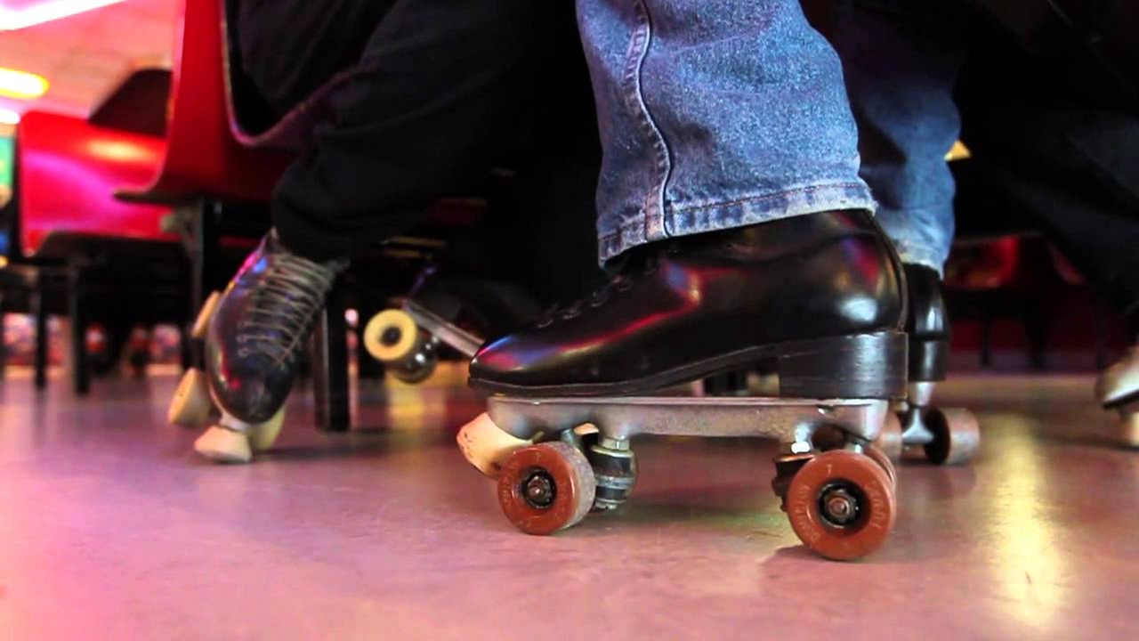 Skating Lessons: Private and Group Classes for All Ages