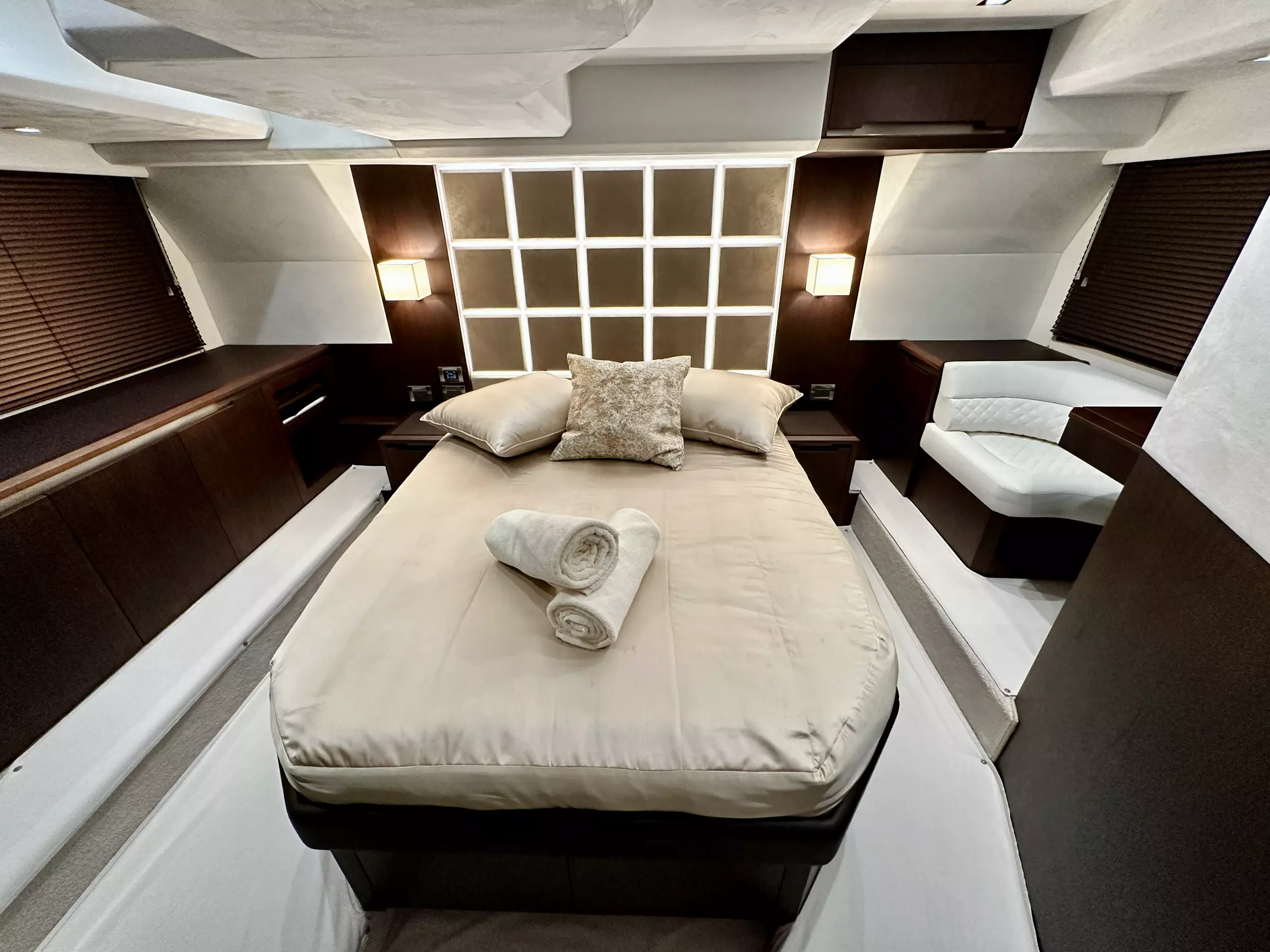 Up to 25% Off on Yacht Rental at Galeon Sky LLC