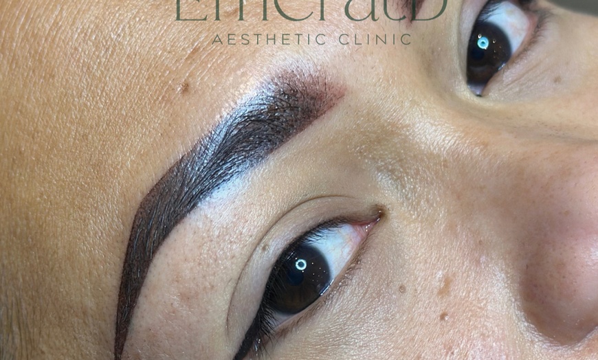 Image 3: Je gezicht is je visitekaartje: kies uit powderbrows of lipbehandeling