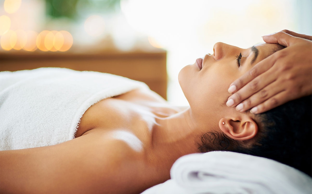 Deep-Pore Detox Facial Treatment or Microdermabrasion Combo