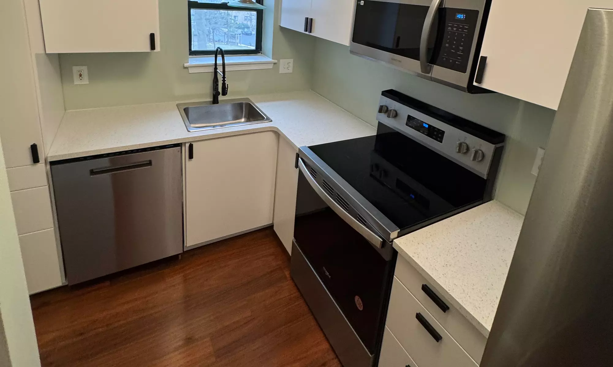Quick and Reliable with 2 or 4 Hours of Standard Handyman Services