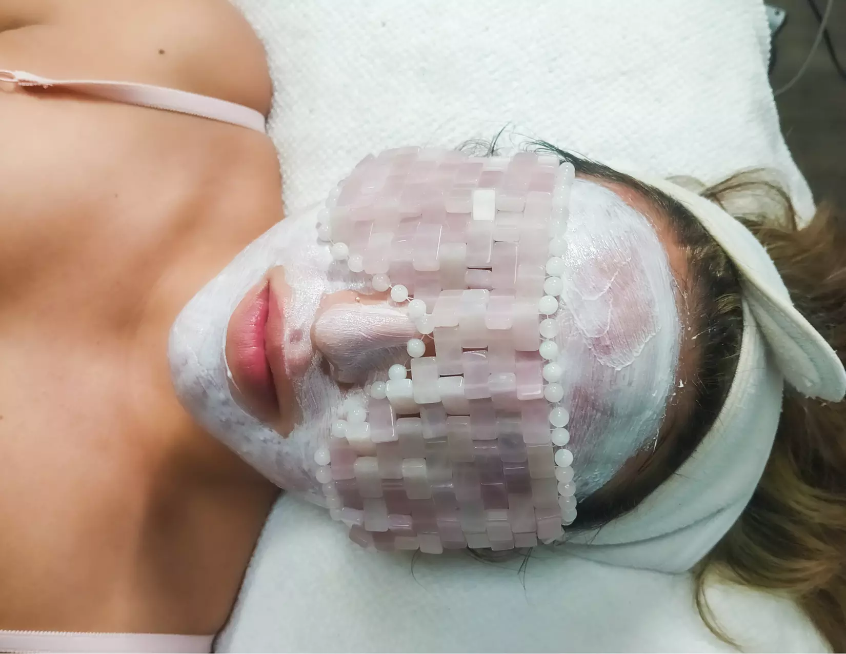 At Wink & Stare Beauty Bar and Boutique, enjoy oxygen facials with options like one or multiple sessions for up to 50% off - Primary Image