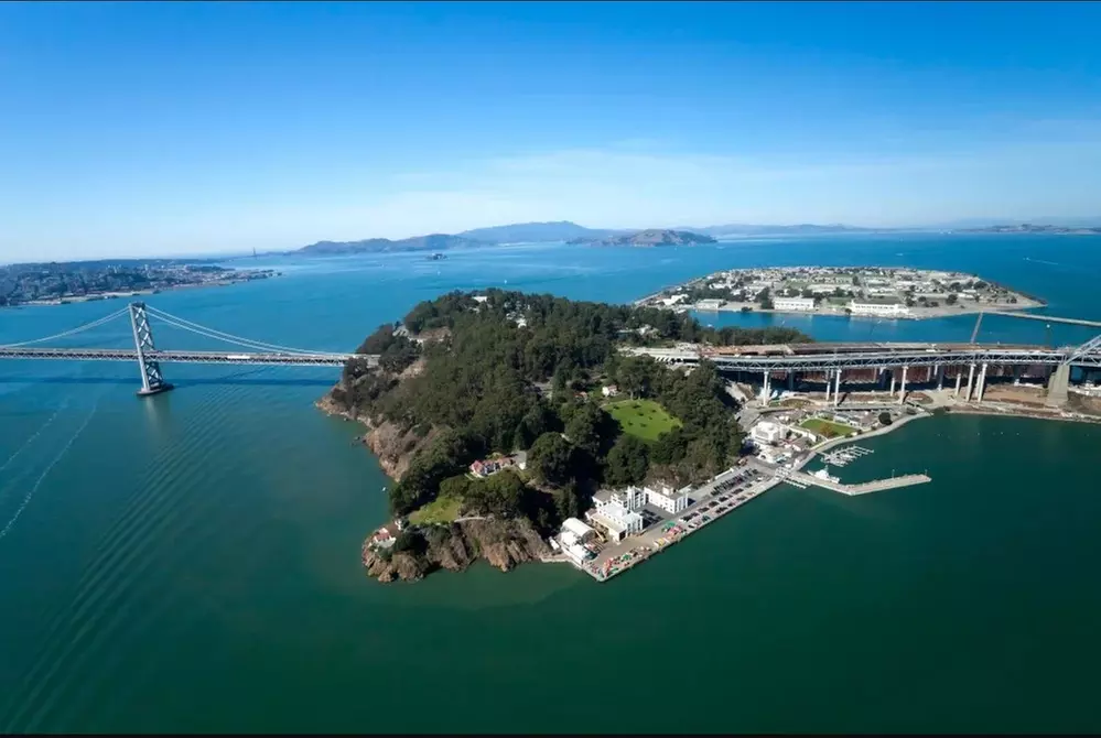 Exciting self-guided scavenger hunts for groups in San Francisco