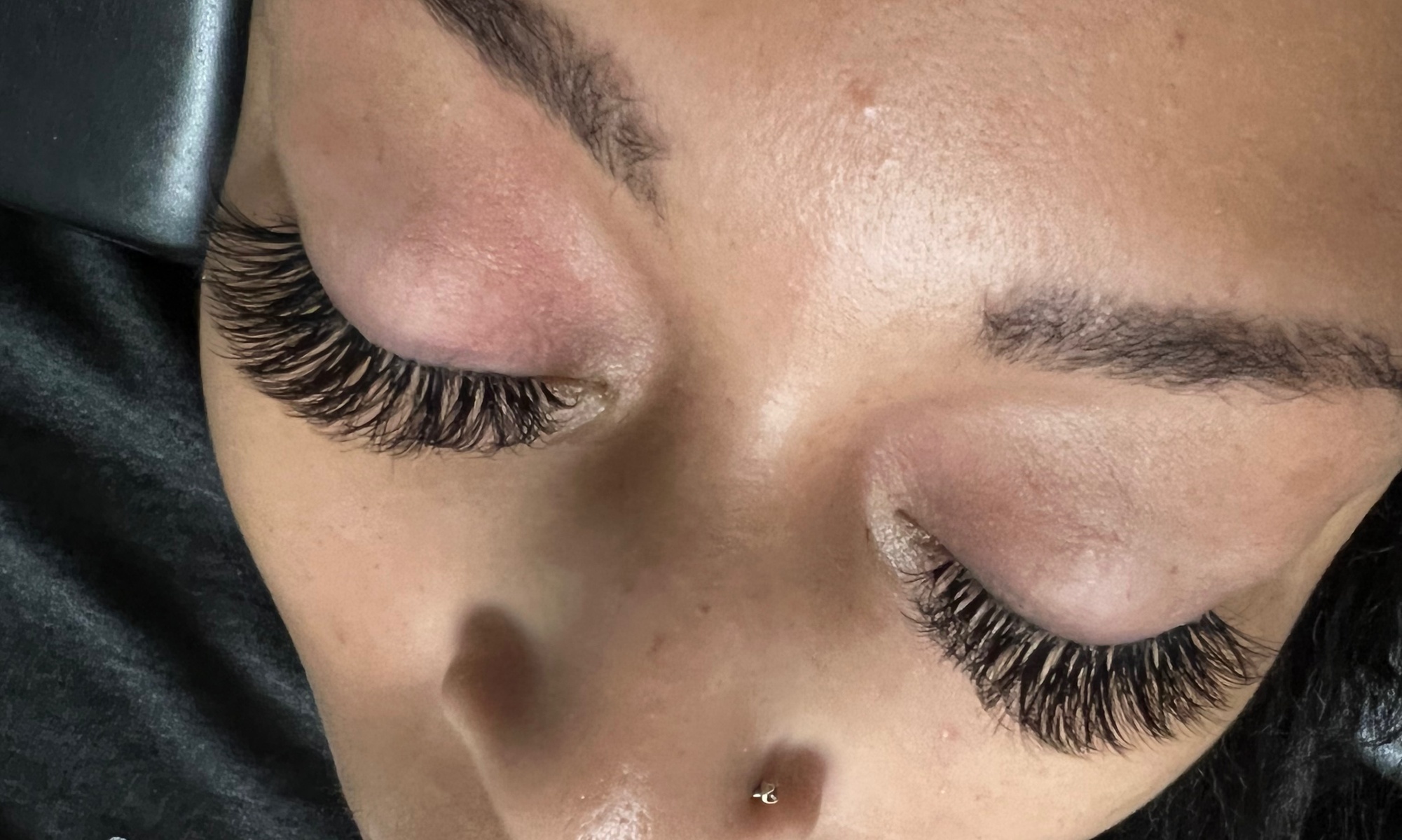 Experience Lash Confetti Co's fullset classic or volume extensions with up to 49% off