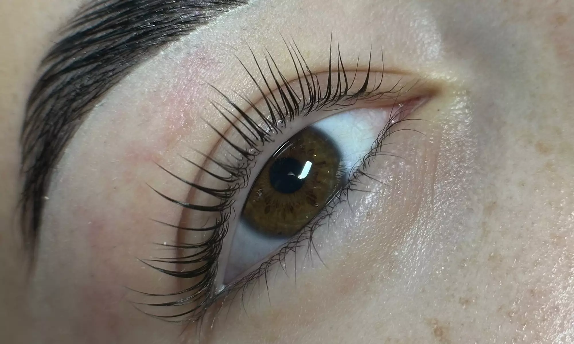 Unlock Stunning Eyes: Elevate Your Look with an Eyelash Lift/Tint!