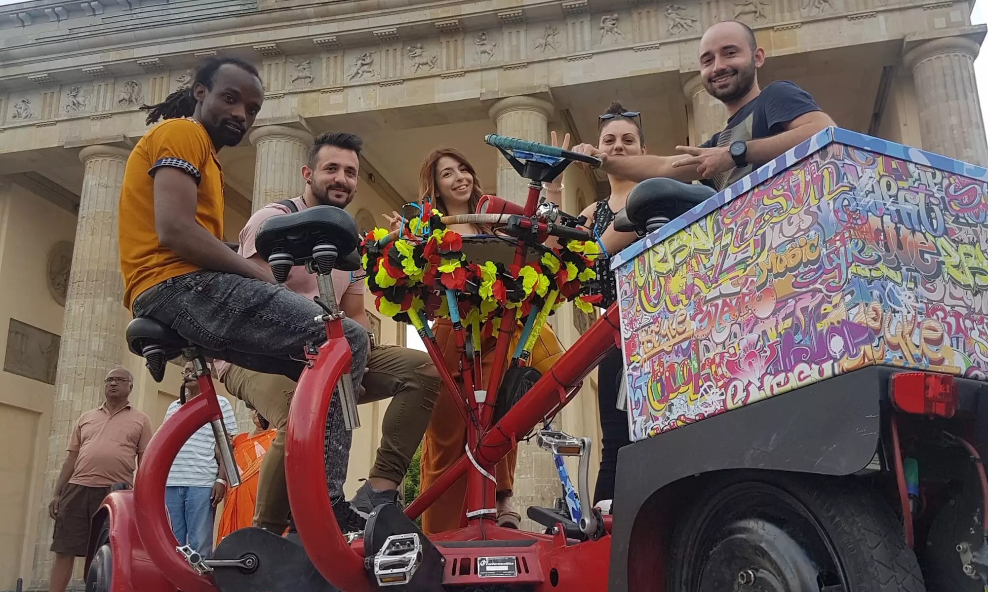 Rickshaw Tour für 2 Pers. / Party Bike Tour für bis zu 6 Pers. bei Rickshaw Sightseeing Berlin (bis 35% sparen)