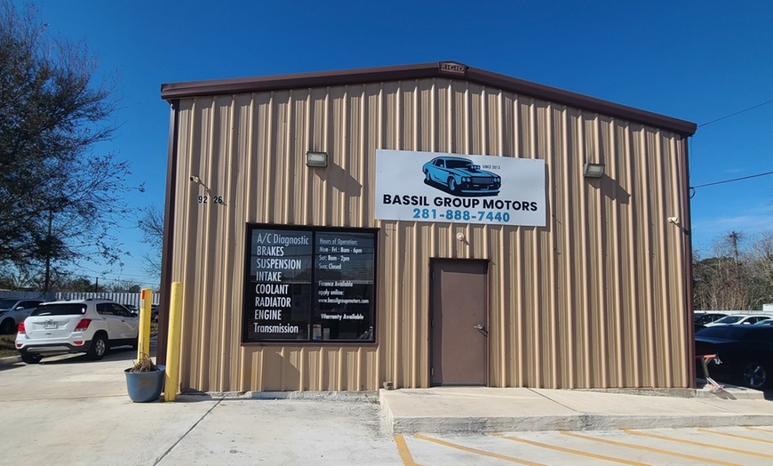 Image 2: Conventional, Synthetic or Full Synthetic Oil Change Options