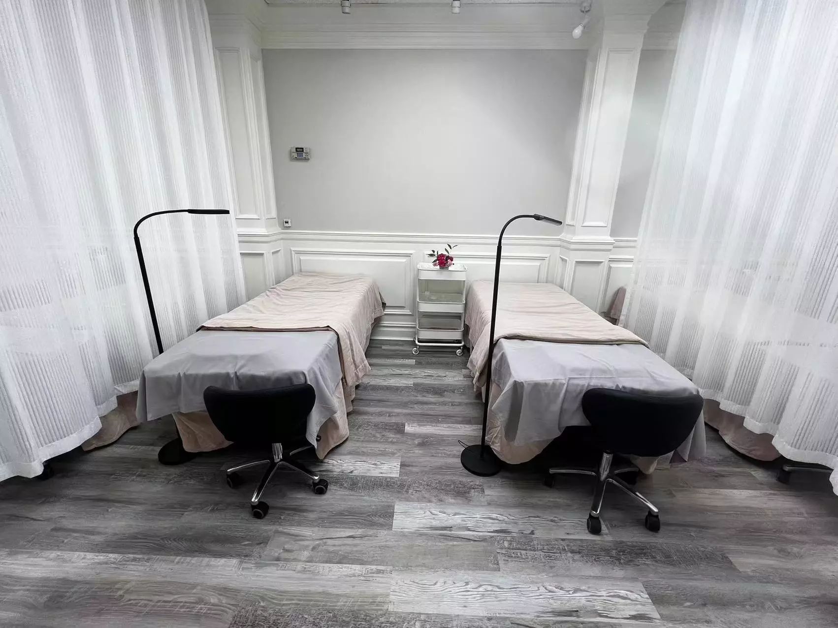 Up to 53% Off on Eyelash Extensions at Sephora Lashes - Second Medium