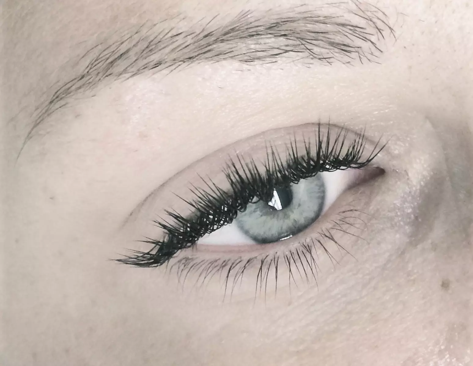 Get Fuller Lashes and Hair Blowout for a Fresh Look