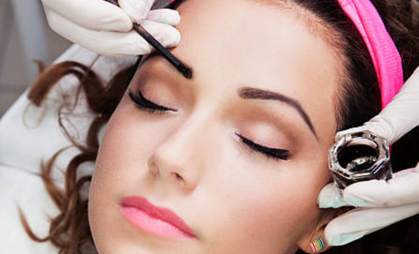 Get Fuller Brows with Luxury Tinting & Threading Sessions