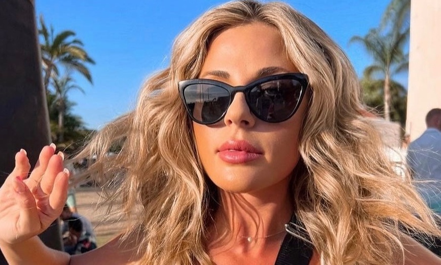 Image 2: Up to 53% Off on Salon - Hair Extensions at Studio V