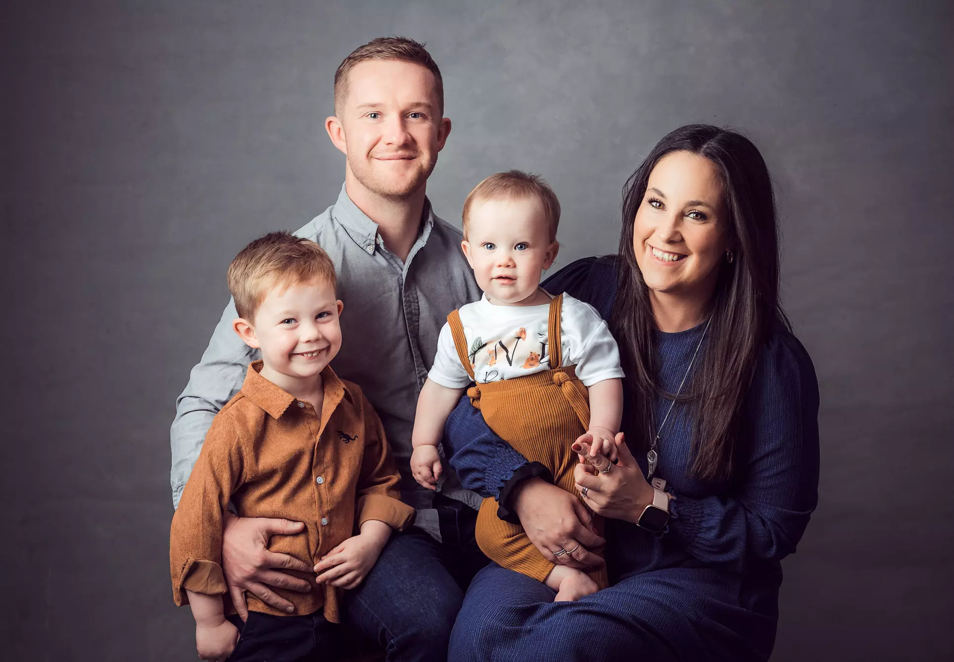 60-Min Family Photoshoot with a Keepsake 10” x 8” Print