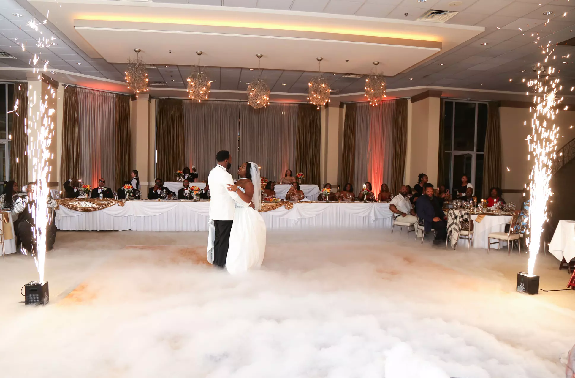 Experience Richard Newman Photography's wedding photography, choose 4 or 6 hours with up to 49% off