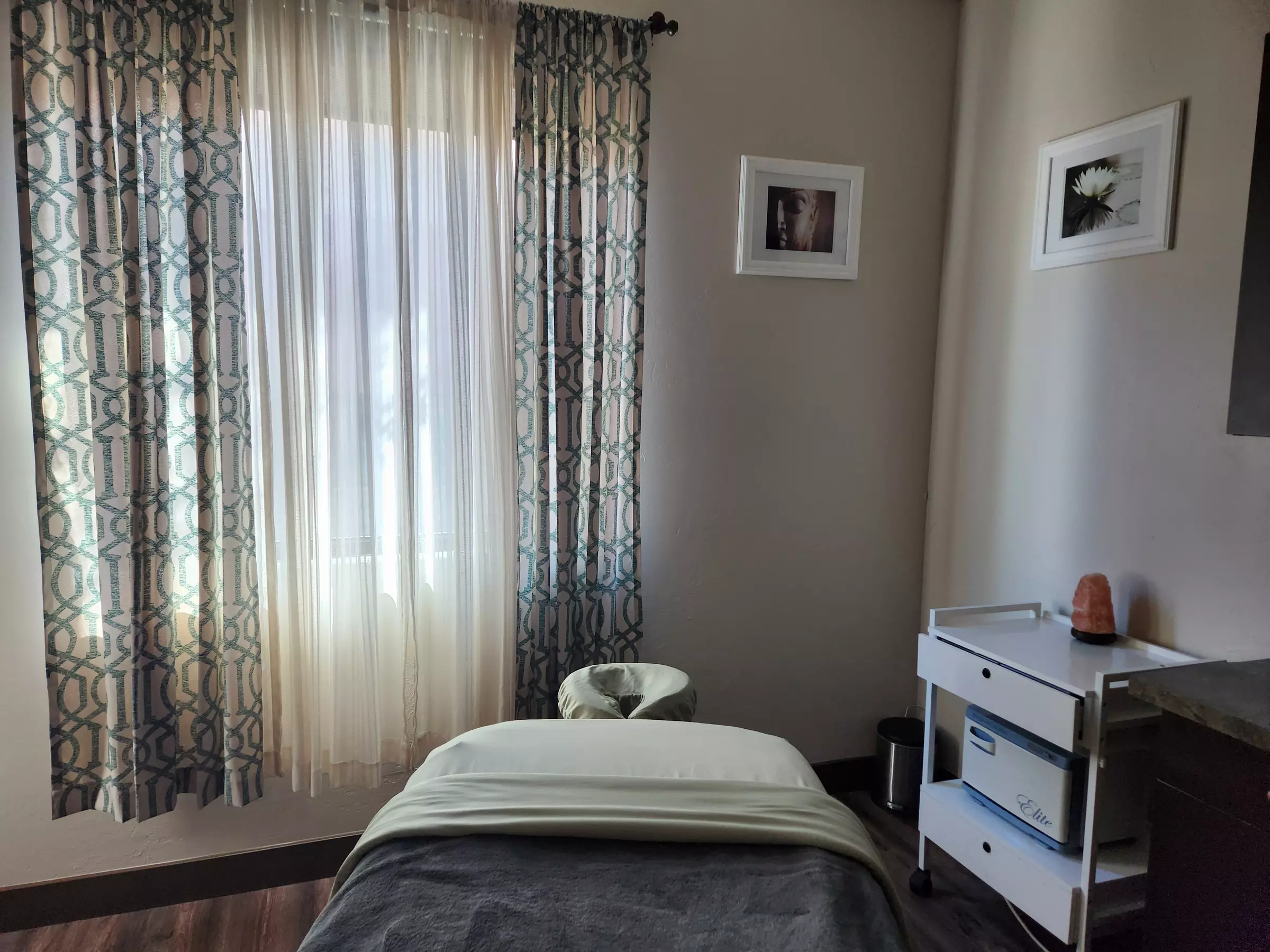 Relax Your Skin with One 60- or 90-minute Deep Tissue Massage Sessions