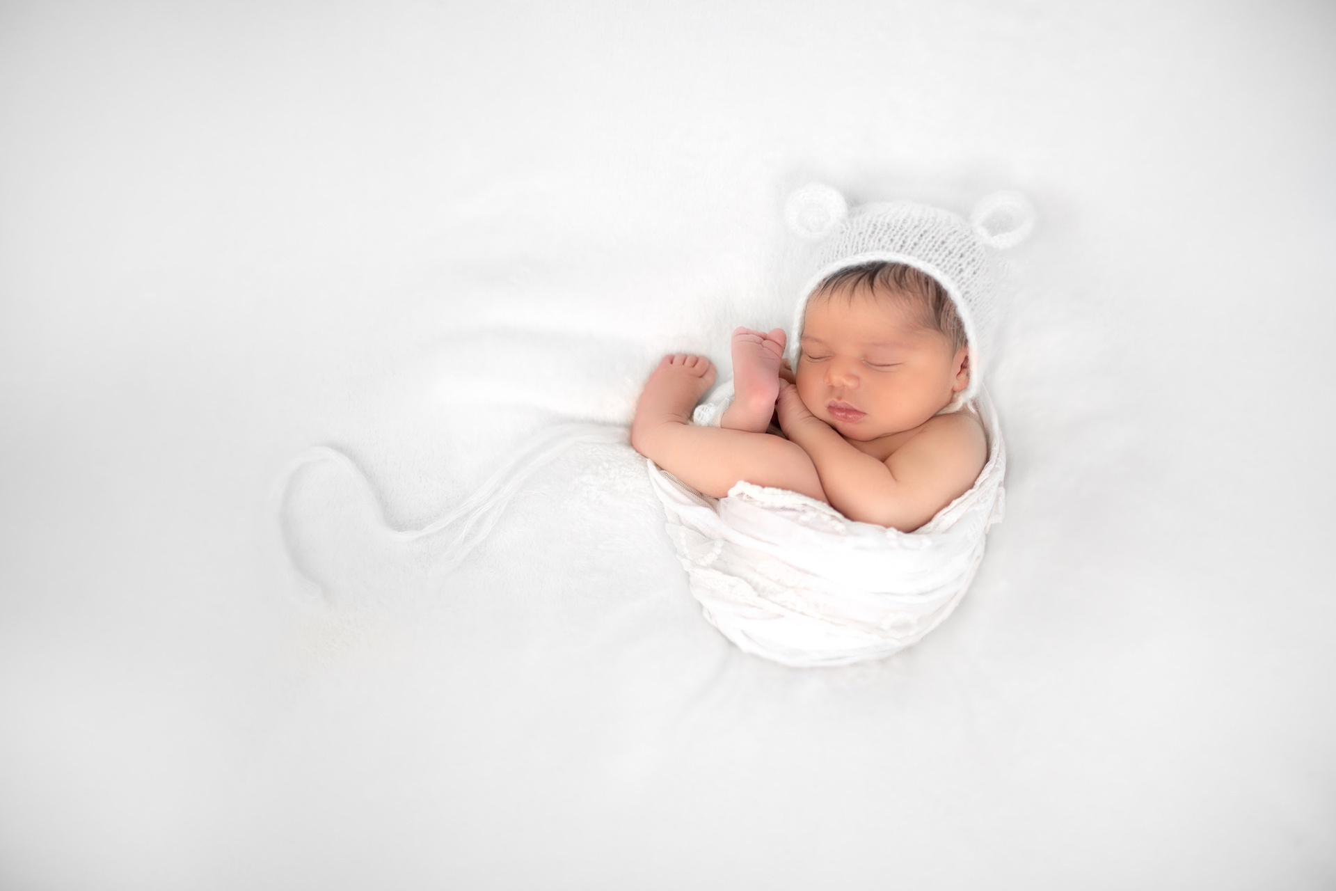 Capture Precious Newborn Moments with Creative In-Studio Setups