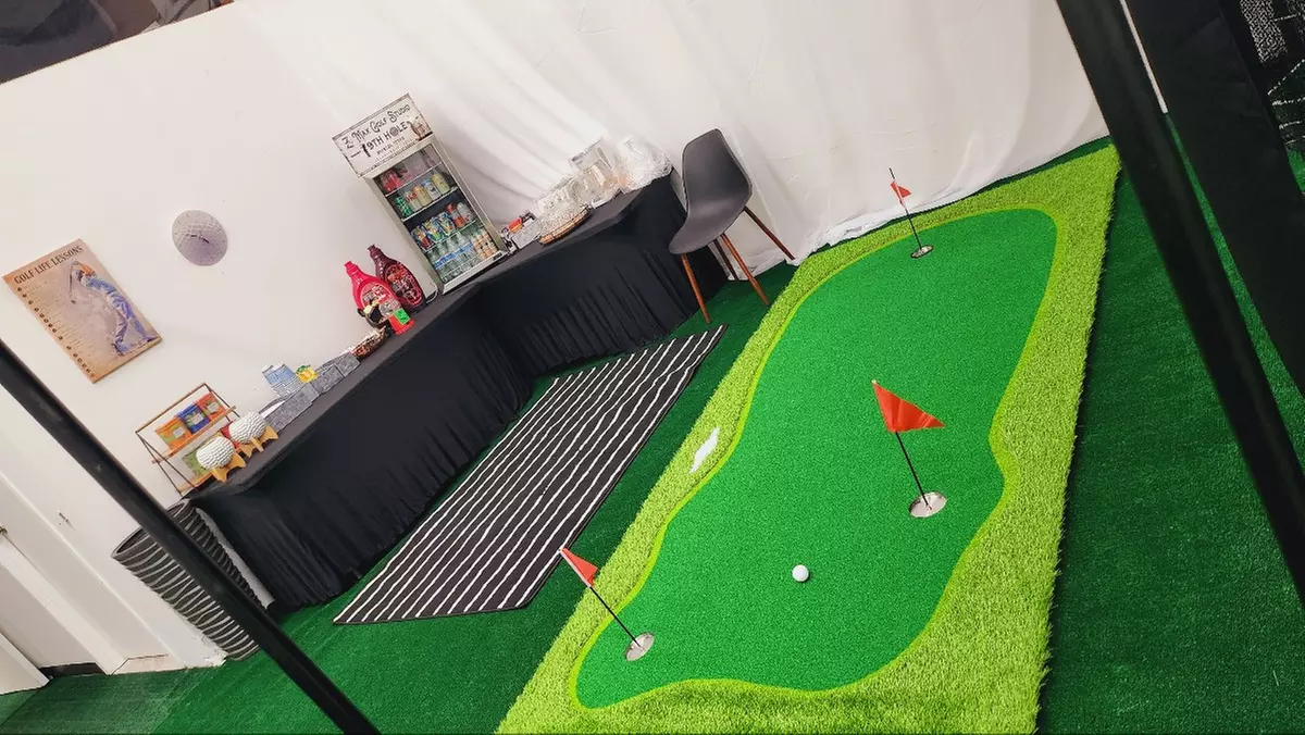 Experience Z. Max Golf Studio's Expert Golf Training with One-Hour Private Lessons and Enjoy up to 40% Off - Second Medium