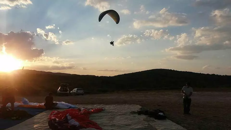 Vuelo en parapente biplaza de 30 minutos con monitor experto para 1