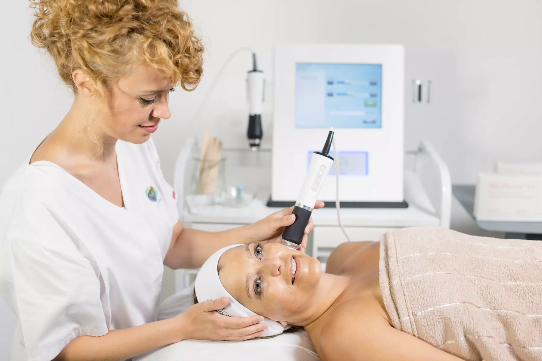 Oxygen Facial with Dermaplaning at H.S. Medical Aesthetics & Wellness Center - Up to 46% Off - Primary Image