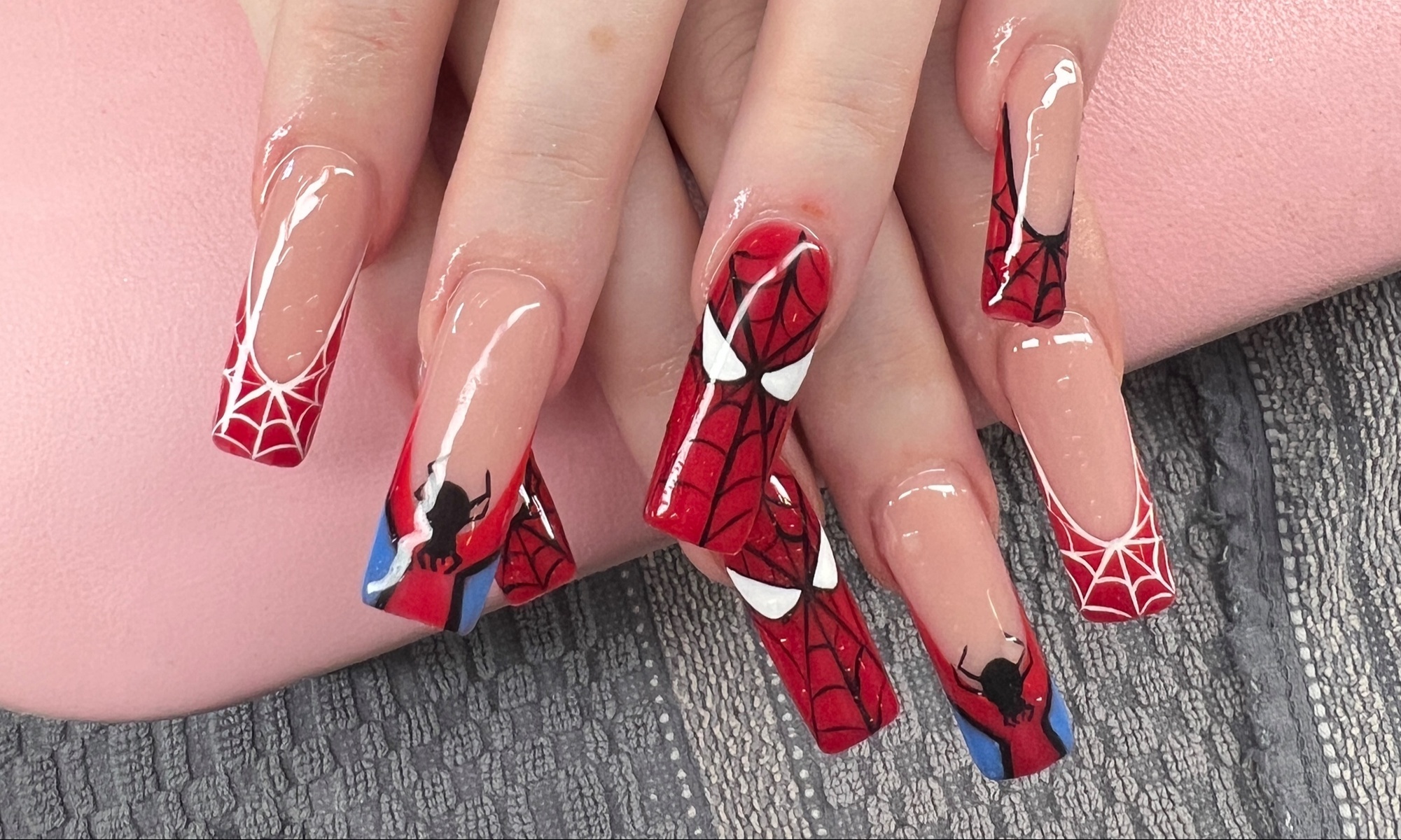 Enjoy $10 Off on Pedicure with Gel Polish or Acrylic Full Set 