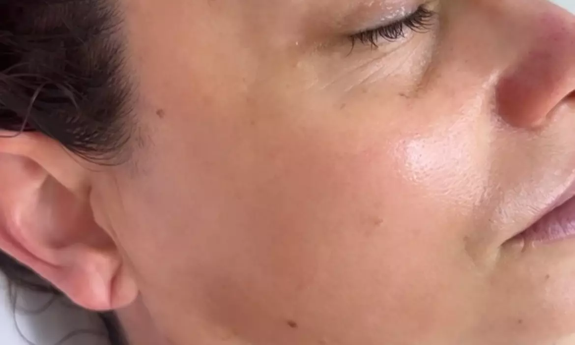 Up to 43% Off on HydraFacial at RoxyLashesSpa