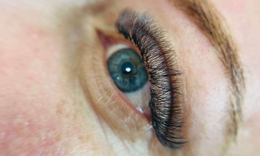 Image 5: Up to 20% Off on Eyelash Extensions at Beauty by Kaur