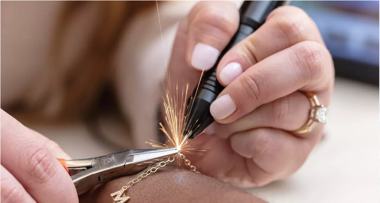 Up to 25% Off on Customizable Jewelry at Its A Lash Thing Beauty Bar - Second Medium