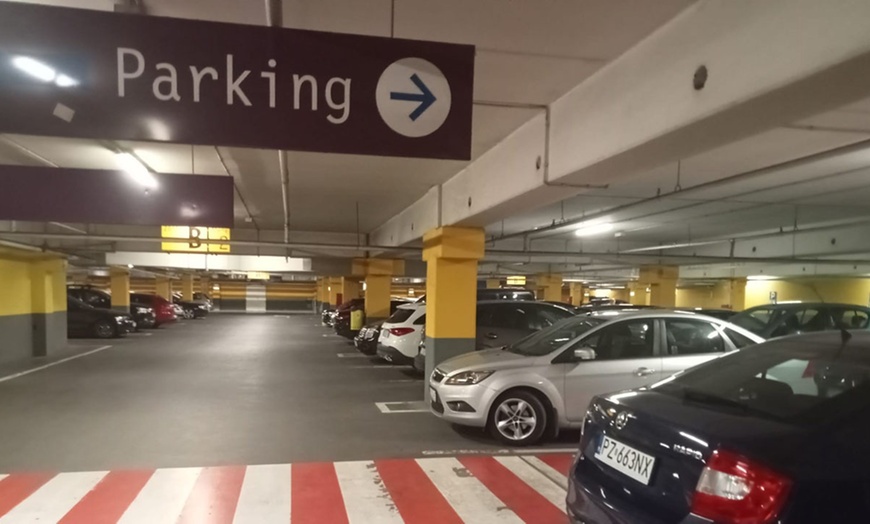 Image 1: Wynajem miejsca parkingowego w firmie King Cross Premium Parking