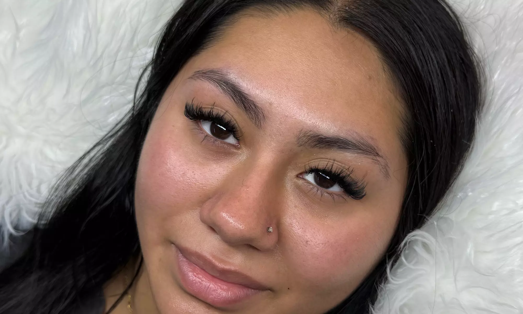 Get Stunning Lashes with Custom and Model Full Sets