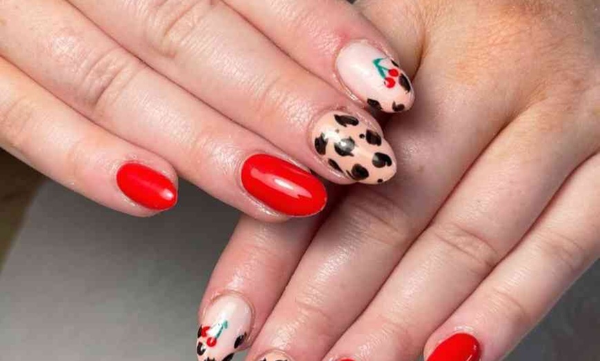 Image 4: Shellac Mini Manicure or BIAB Nails On Natural Nails