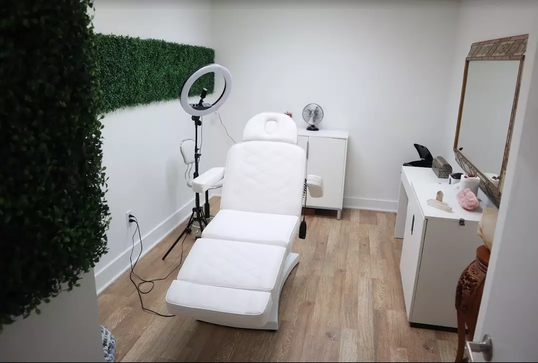 Unlock Your Dream Brows: Microblading Magic Awaits!