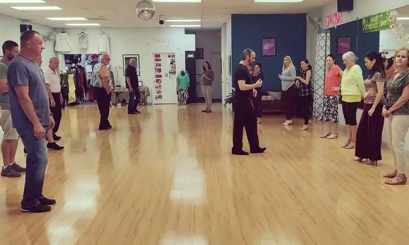 Discover Dance Forever's 5-week series and Disco Hustle, with up to 50% off, in a fun atmosphere. - Second Medium