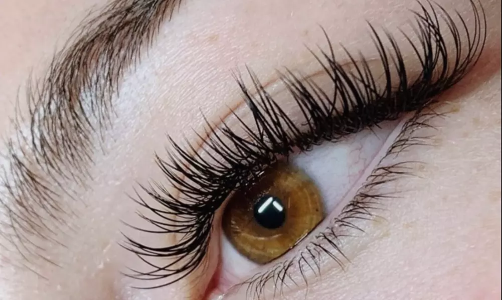 Up to 50% Off on Eyelash Extensions at Kvtbae - Second Medium