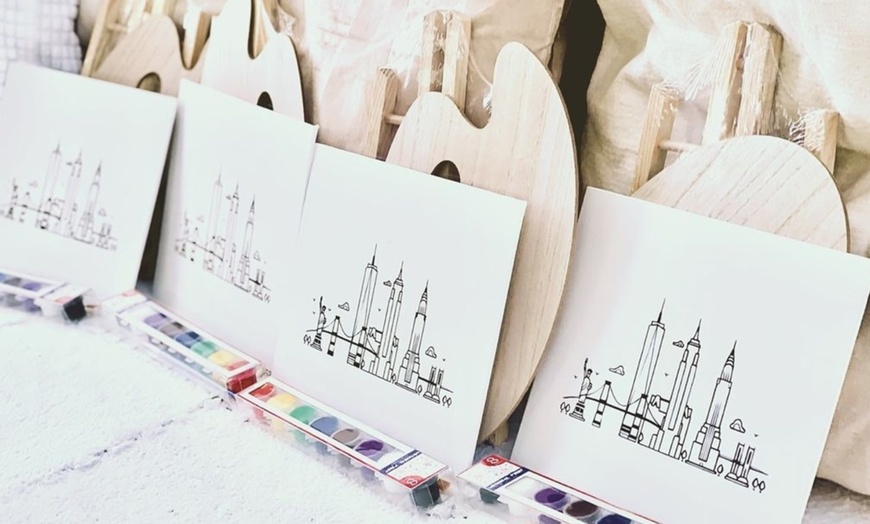 Image 6: Central Park Picnic Experience with Custom Themes!