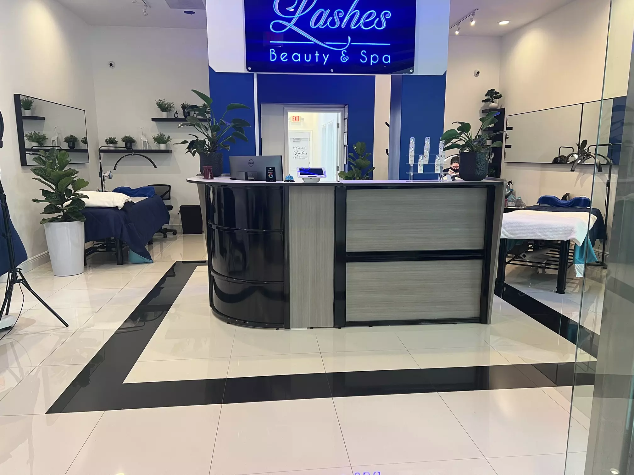 Get glamorous with LASHES & BROWS DADELAND LLC's mink eyelash extensions including hybrid and volume options up to 59% off - Primary Image