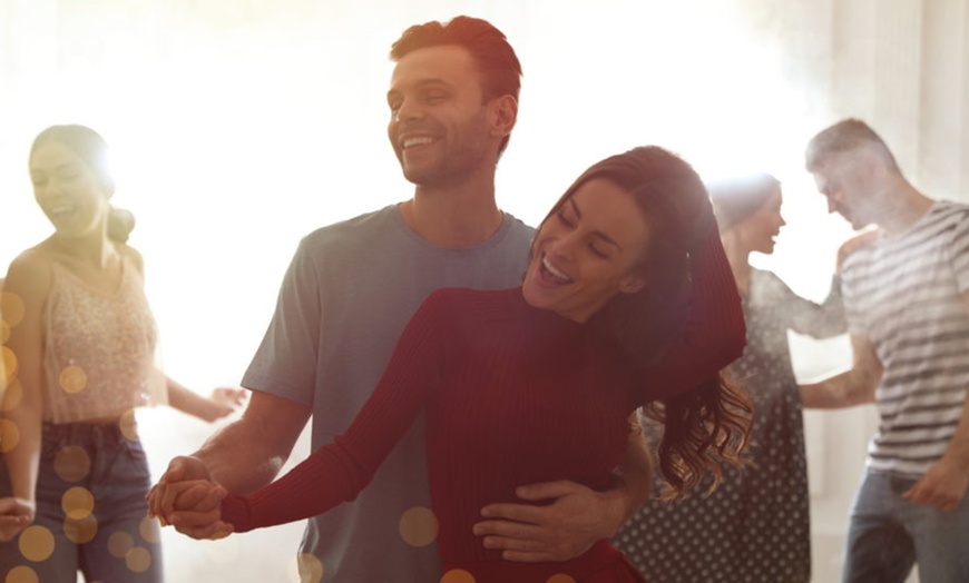 Image 2: 7 Wochen Anfänger Tanzkurs für Paare: Standard Tanzkurs - Basic Class I für 2 oder 4 Personen (bis 67% sparen)