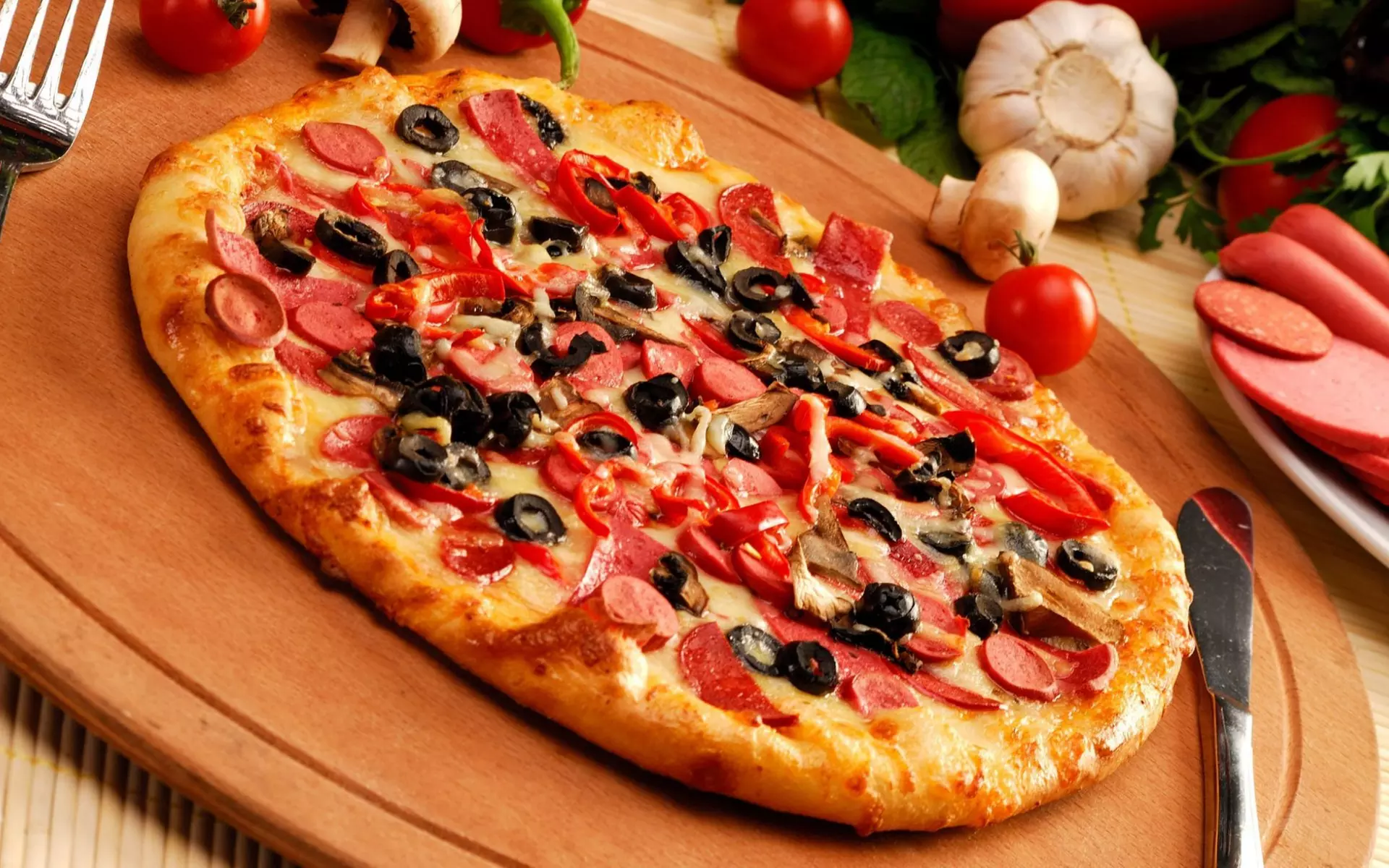 Experience $30 worth of pizza for dine-in only at Express Kitchen, enjoy up to 46% off - Second Medium