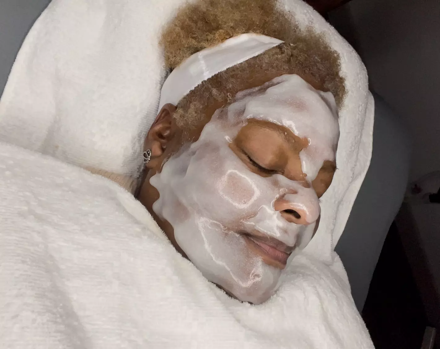 Up to 55% Off on Facial at Ferocious Skin Deep - Second Medium