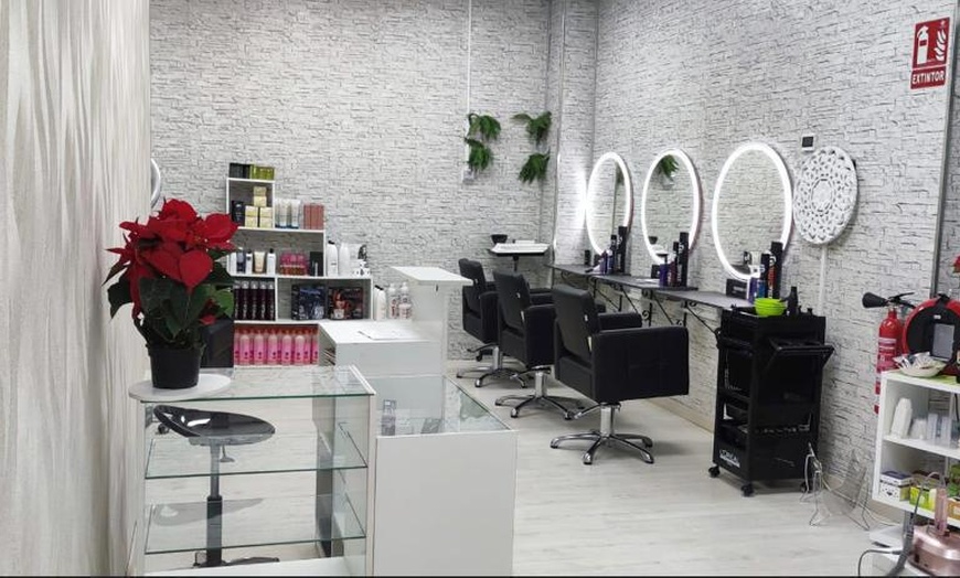 Image 4: Hasta 35% de descuento en Peluquería Yes Laser